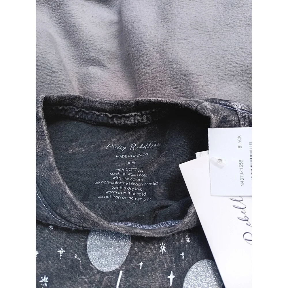 Pretty Rebellious XS Black Gray Celestial Desert Moon Graphic Tee NWT - Picture 3 of 5